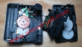 Inside Cheap Quartz Alarm Clock