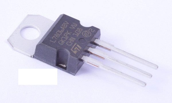 7806 voltage regulator IC