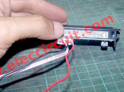 4 wires of digital voltmeter