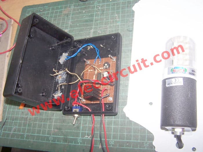 Assemble night automatic switch on perforated PCB