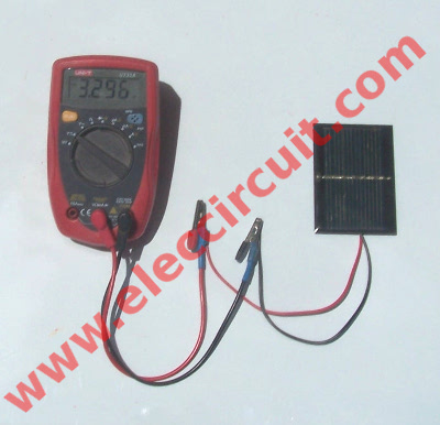 measure voltageof solar cell about about 3_3V