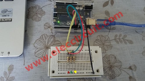 3-LED-running-int-code-by-arduino