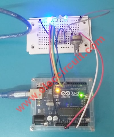 5 LED running adjust speed using potentimoeter on Arduino