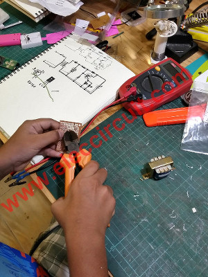 Cut the leg of components with a cutter plier