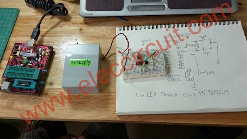 PIC microcontroller led flasher circuit using PIC16F627A