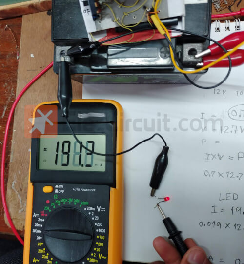 Connected LED without resistor