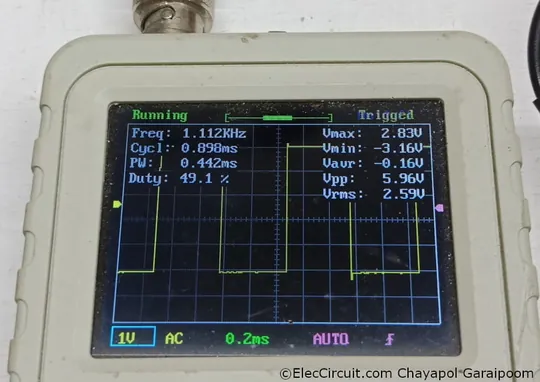 real output reading of CD40106 1kHz clock generator circuit