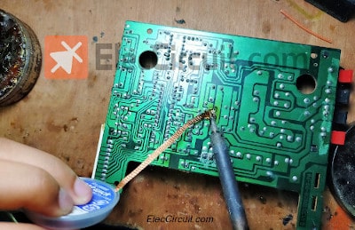 desoldering with solder wick