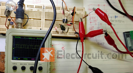 Output pulse signal NE555